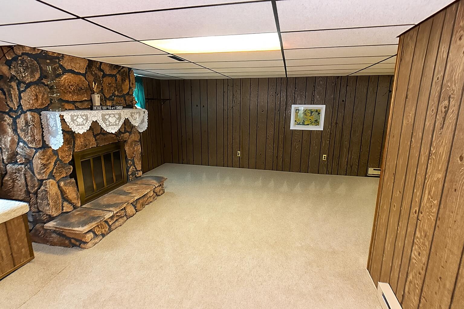 3631 Manor Drive Highland, IN 46322 - Photo 14 of 30 a view of an front door