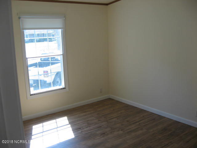 315 Harrell Road Burgaw, NC 28425 - Photo 8 of 16 IMG_2257