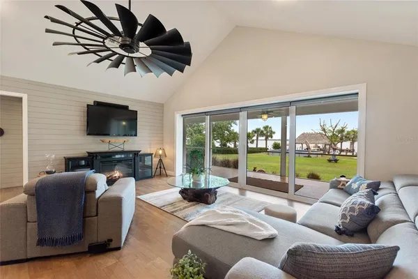 $998,000 | 1395 South Lake Reedy Boulevard, Frostproof, FL 33843