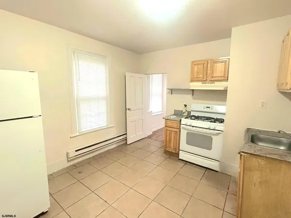 $1,300 | 2511 Pacific Avenue, Unit 4, Atlantic City, NJ 08401