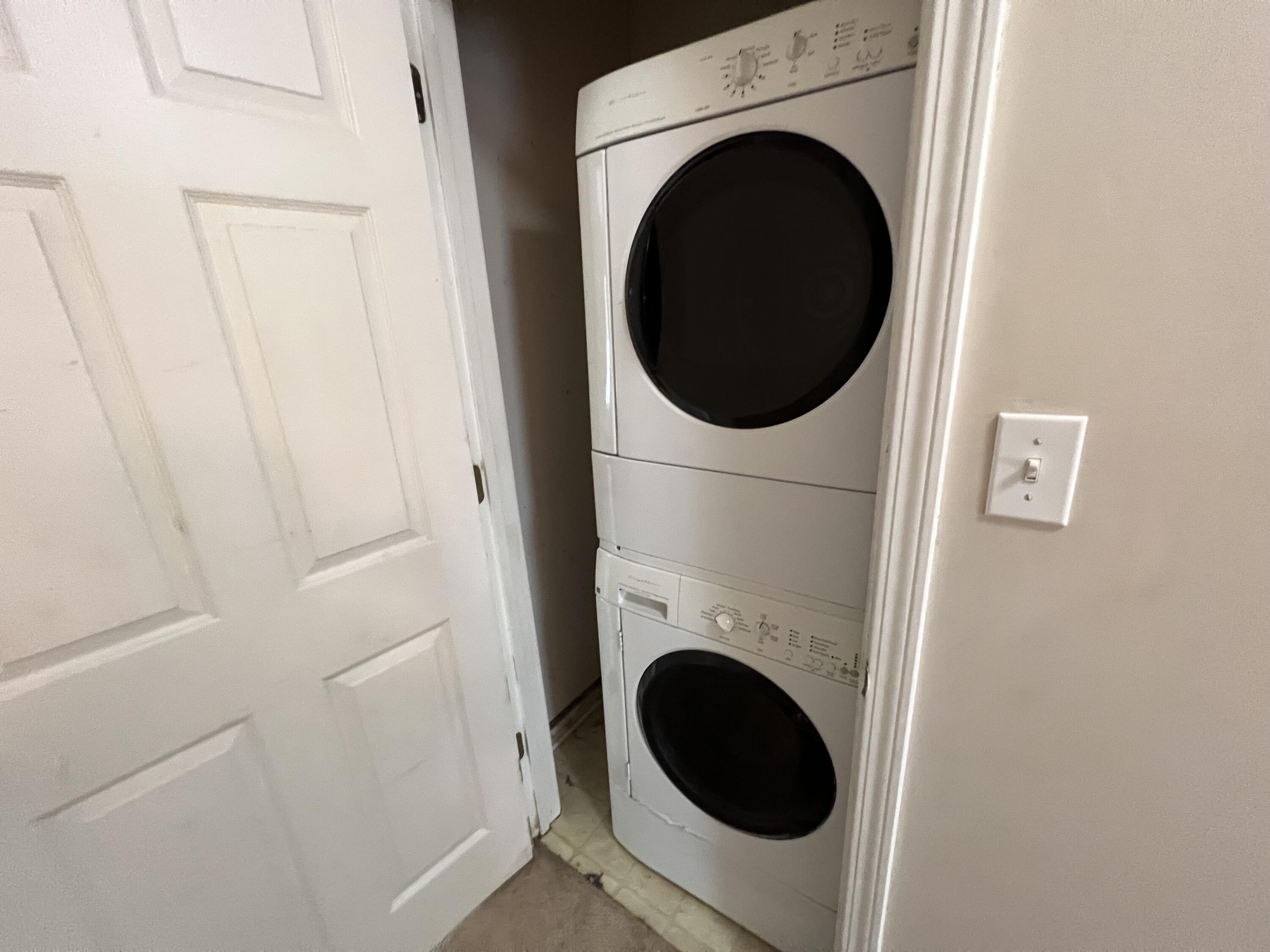 308 Crooked Pine Trail Crestview, FL 32539 - Photo 12 of 20 a close up view of a washer and dryer