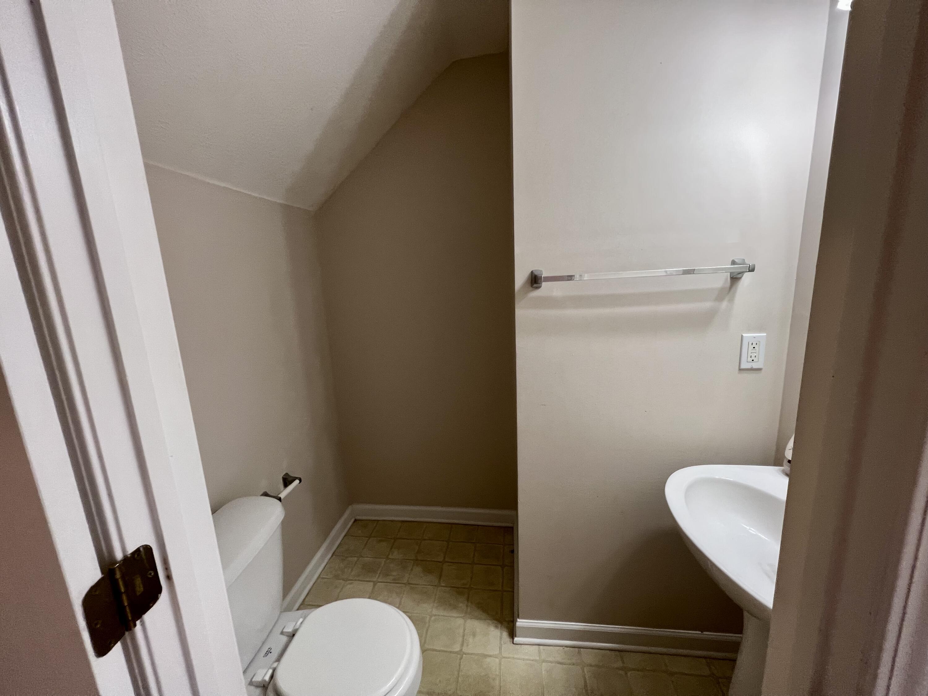 308 Crooked Pine Trail Crestview, FL 32539 - Photo 7 of 20 a bathroom with a sink and toilet
