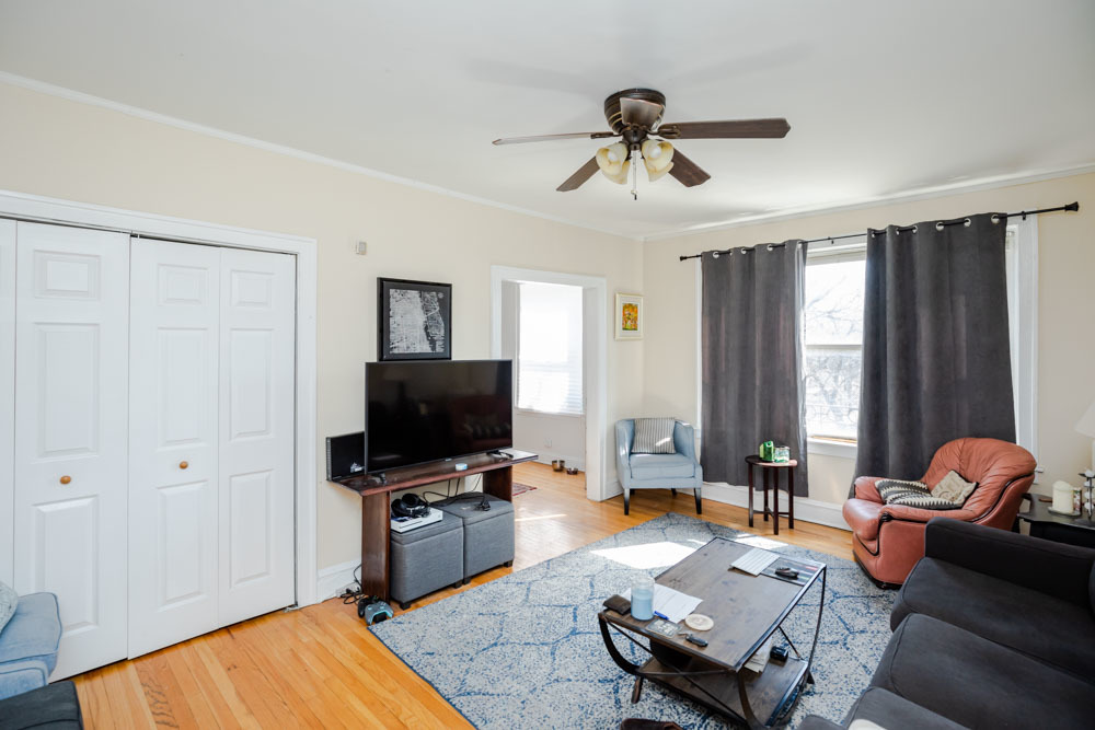 3808 West Irving Park Road, Unit 10 Chicago, IL 60618 - Photo 3 of 9