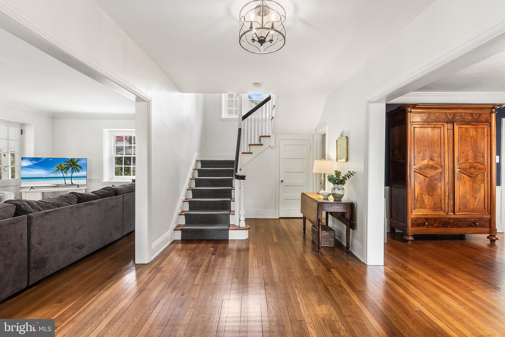 16 Radcliff Road Bala Cynwyd, PA 19004 - Photo 4 of 40 Gracious Foyer