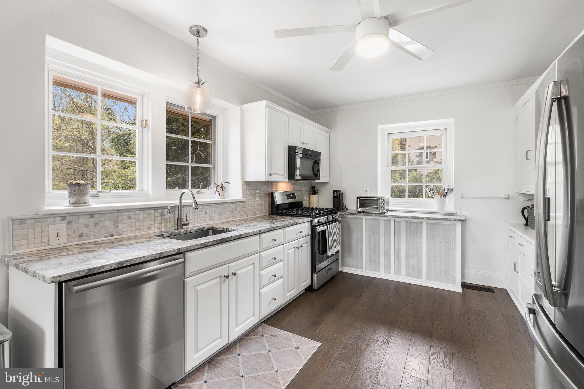 16 Radcliff Road Bala Cynwyd, PA 19004 - Photo 9 of 40 Bright Kitchen