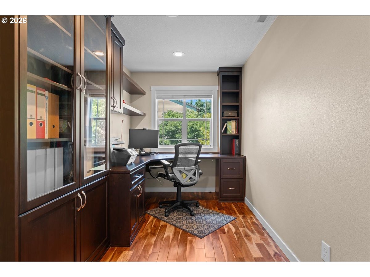 12996 Southwest Hazelcrest Way Portland, OR 97224 - Photo 37 of 48