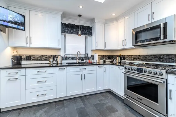 $1,428,000 | 3-25 149th Street | Whitestone