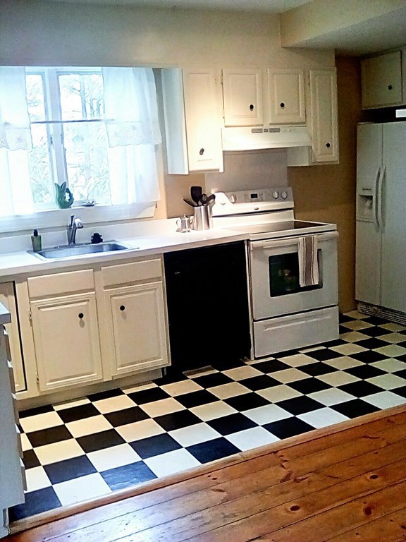 16 Evans Road, Unit 1 Marblehead, MA 01945 - Photo 3 of 14 Gallery Image 3