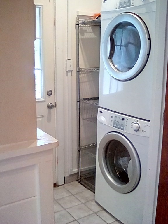 16 Evans Road, Unit 1 Marblehead, MA 01945 - Photo 7 of 14 Gallery Image 7