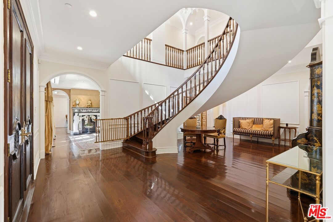 900 Chantilly Road Los Angeles, CA 90077 - Photo 7 of 46