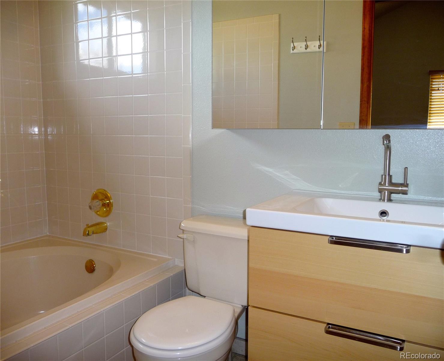 9502 Pinebrook Street Highlands Ranch, CO 80130 - Photo 17 of 24 Gallery Image 17