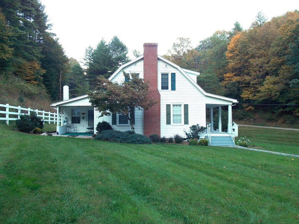 4345 Dugspur Road Willis, VA 24380 - Photo 9 of 32 Gallery Image 9