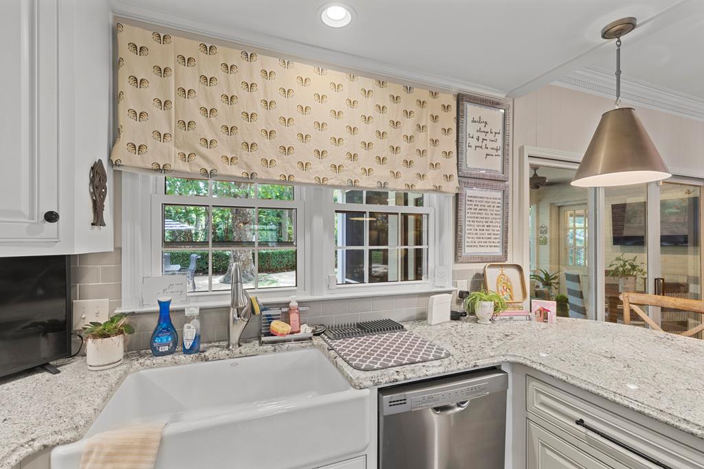 3005 Foxridge Road Dothan, AL 36303 - Photo 12 of 71 KITCHEN