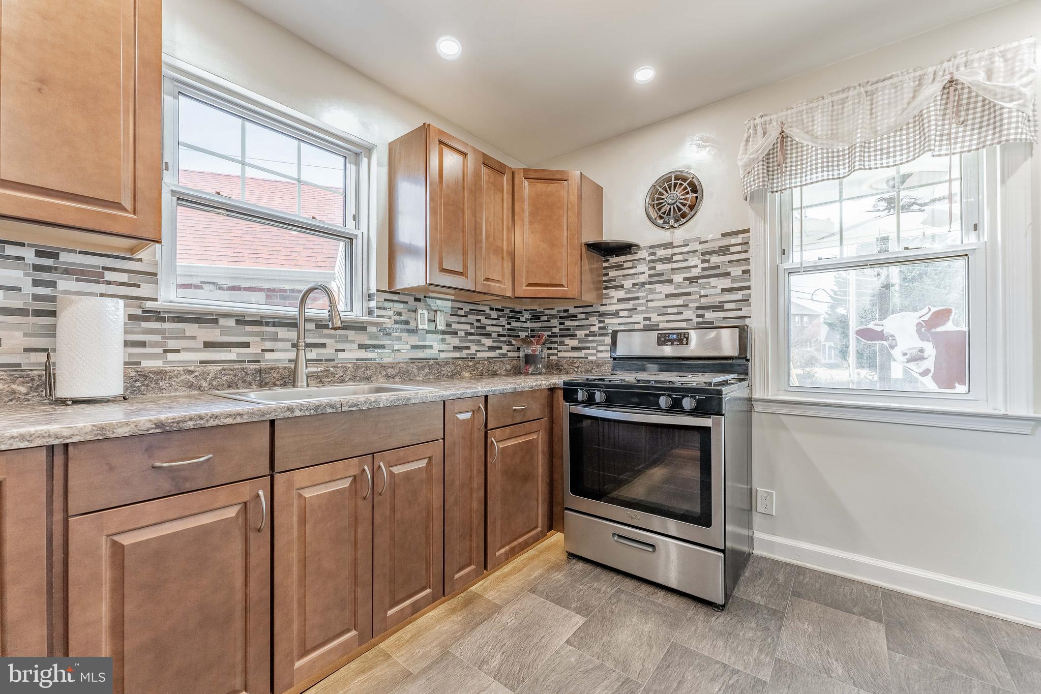501 W Road Ridley Park, PA 19078 - Photo 10 of 29