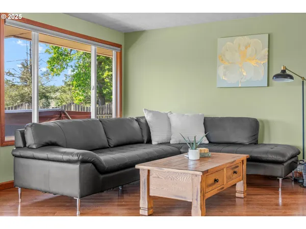 $775,000 | 32117 Bellinger Scale Road, Lebanon, OR 97355