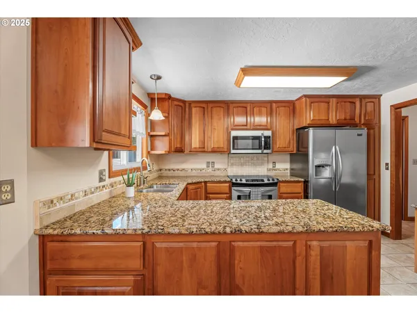 $775,000 | 32117 Bellinger Scale Road, Lebanon, OR 97355