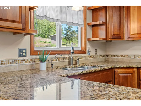 $775,000 | 32117 Bellinger Scale Road, Lebanon, OR 97355