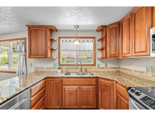 $775,000 | 32117 Bellinger Scale Road, Lebanon, OR 97355