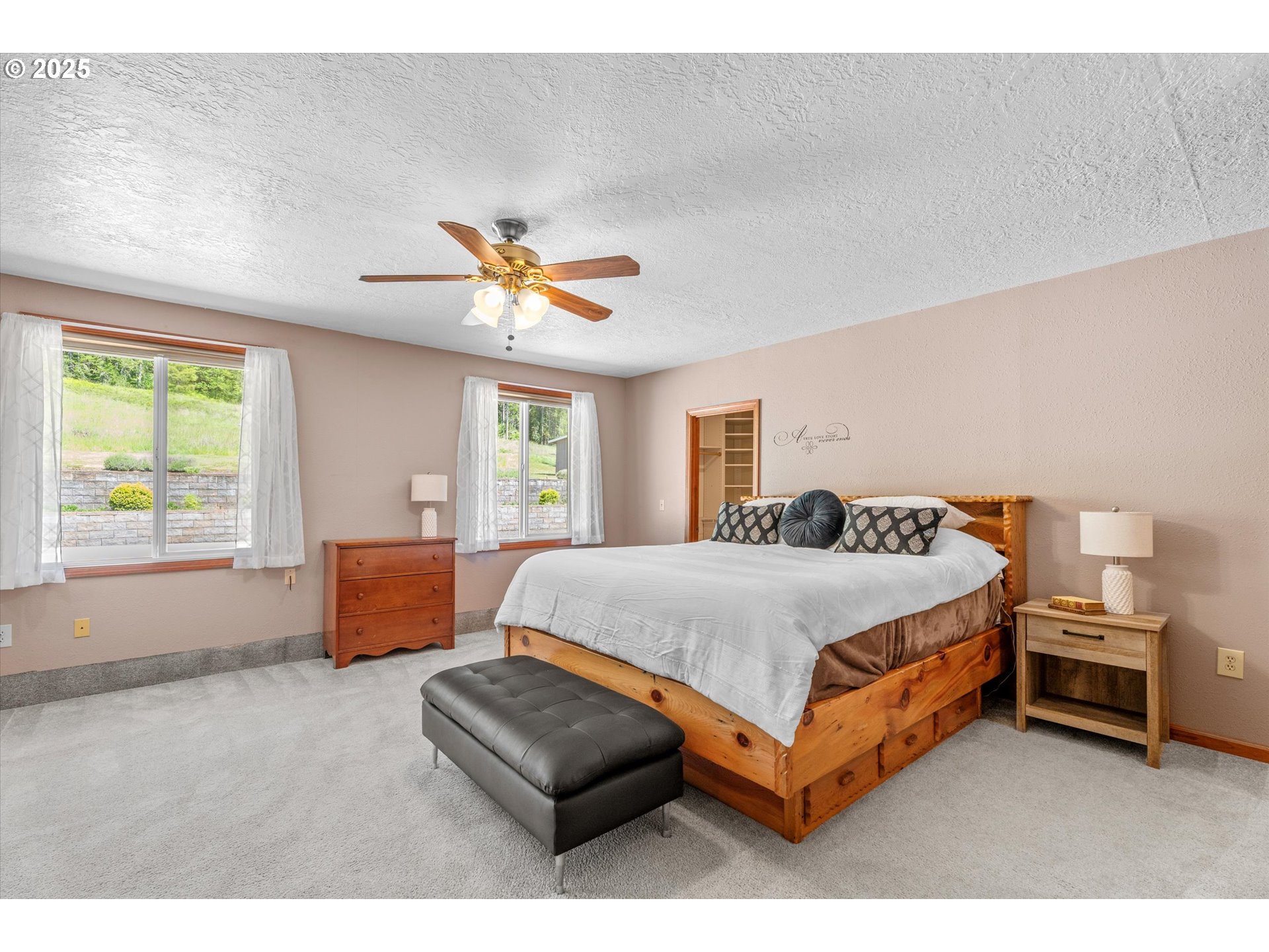 32117 Bellinger Scale Road Lebanon, OR 97355 - Photo 5 of 40 a bedroom with a bed and window
