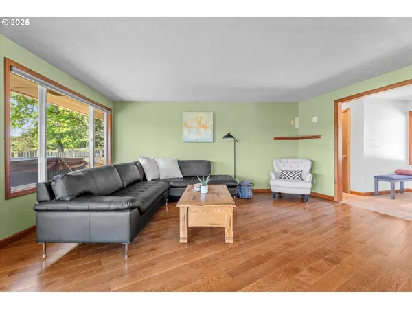 $775,000 | 32117 Bellinger Scale Road, Lebanon, OR 97355