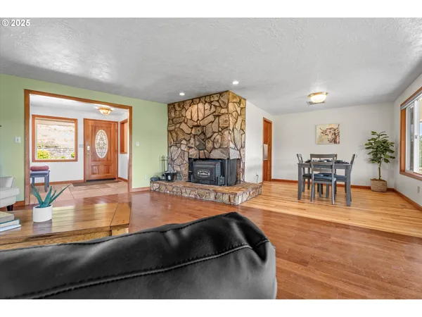 $775,000 | 32117 Bellinger Scale Road, Lebanon, OR 97355