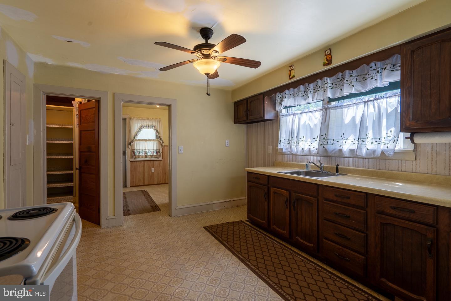 333 Pitman Road Sewell, NJ 08080 - Photo 10 of 33