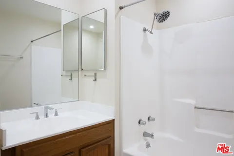 $450,000 | 14018 Vanowen Street, Unit 7, Van Nuys, CA 91405