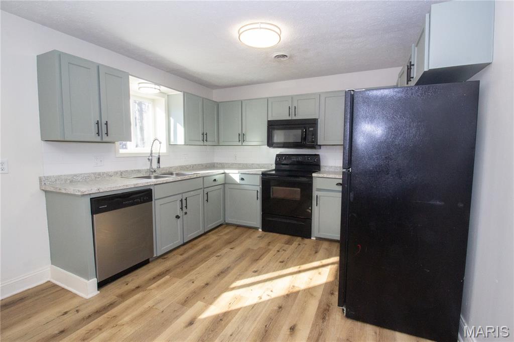 13949 Compton Road Dixon, MO 65459 - Photo 2 of 27