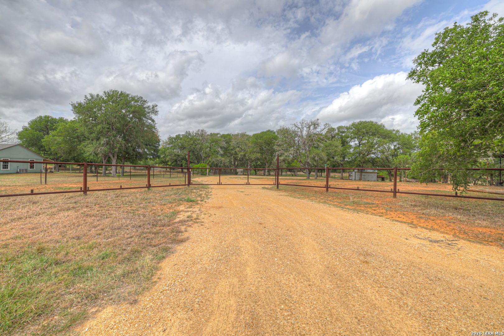 418 Fm 2984 Luling, TX 78648 - Photo 8 of 15 a view of a tennis court