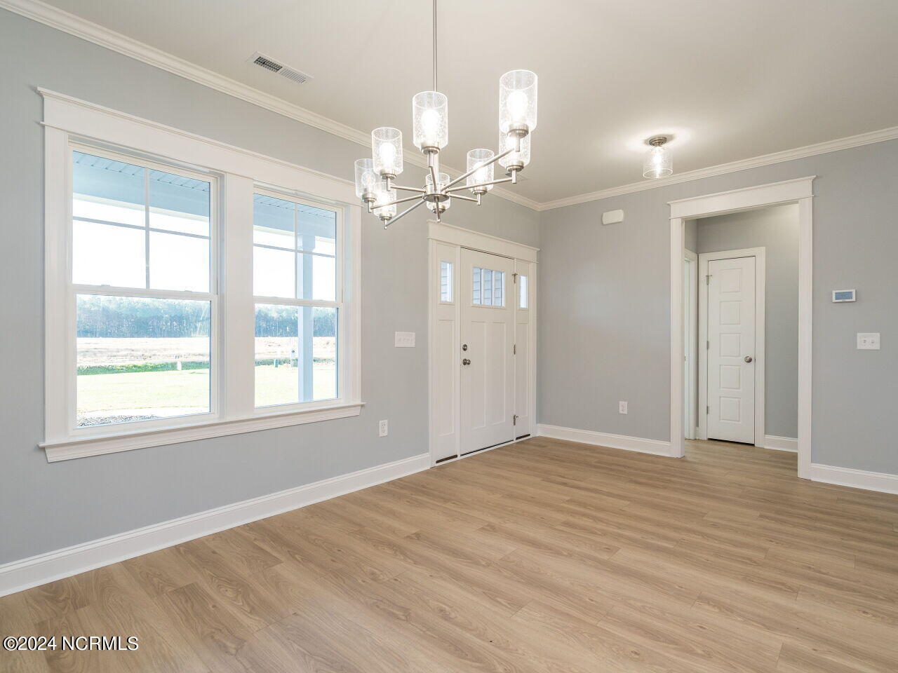 005-1280x960-dining-area