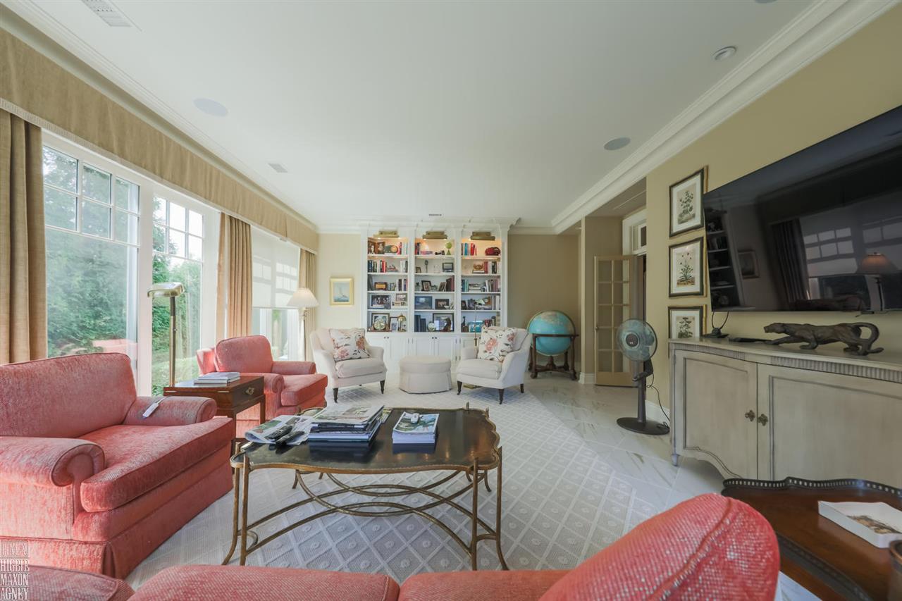 625 Lake Shore Road Grosse Pointe, MI 48236 - Photo 20 of 59 50021543-19.JPG