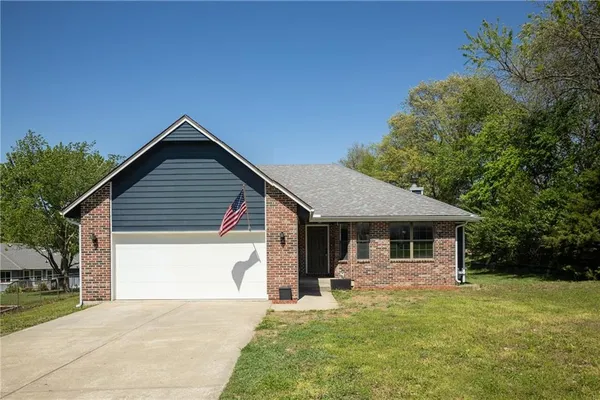 $314,000 | 505 Mallory Court, Warrensburg, MO 64093