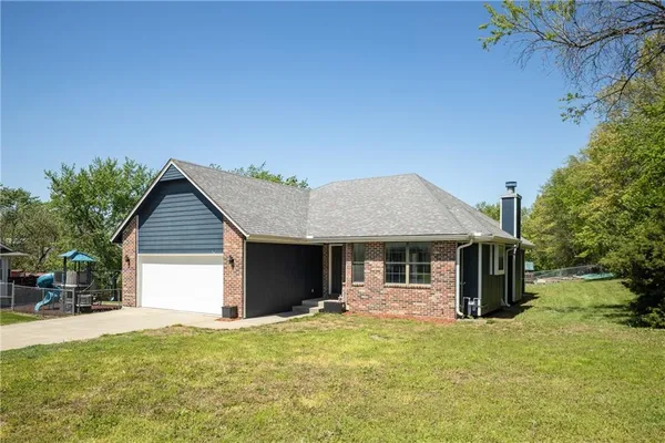 $314,000 | 505 Mallory Court, Warrensburg, MO 64093