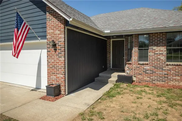 $314,000 | 505 Mallory Court, Warrensburg, MO 64093