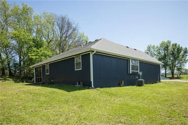 $314,000 | 505 Mallory Court, Warrensburg, MO 64093