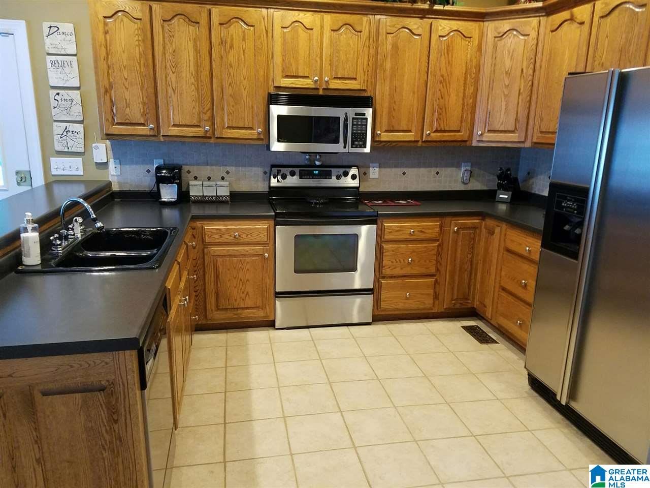 211 Deep Hollow Road Oneonta, AL 35121 - Photo 2 of 33