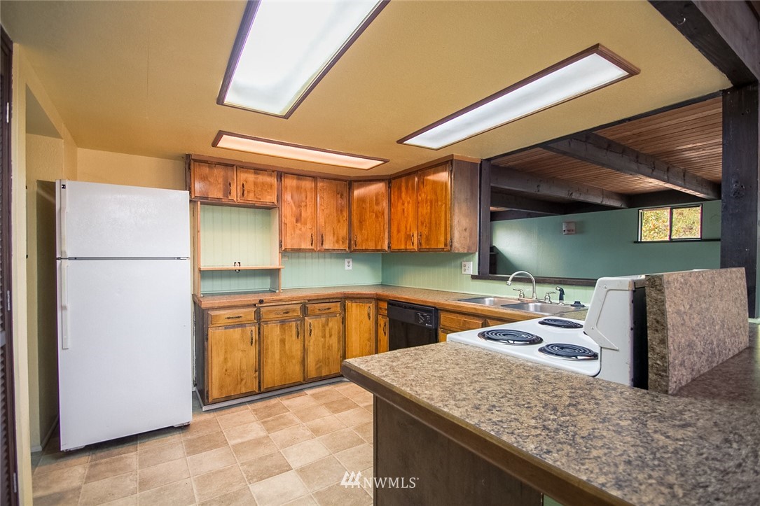 6210 Bethel Road Southeast Port Orchard, WA 98367 - Photo 5 of 17 Gallery Image 5