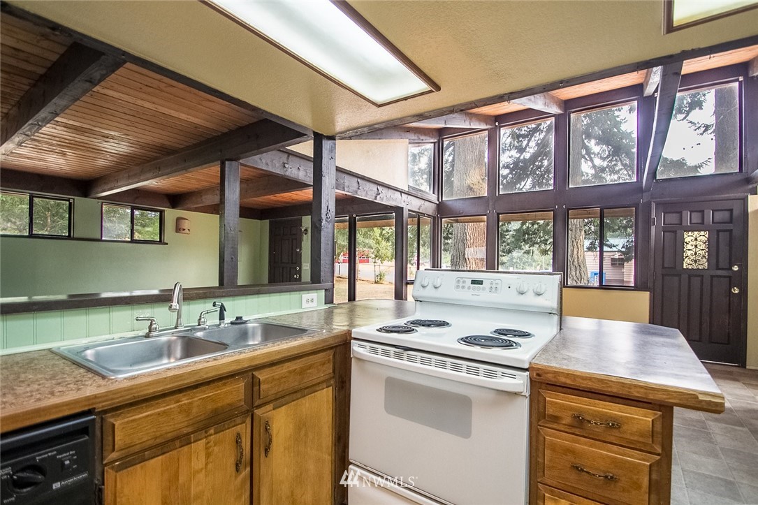 6210 Bethel Road Southeast Port Orchard, WA 98367 - Photo 6 of 17 Gallery Image 6