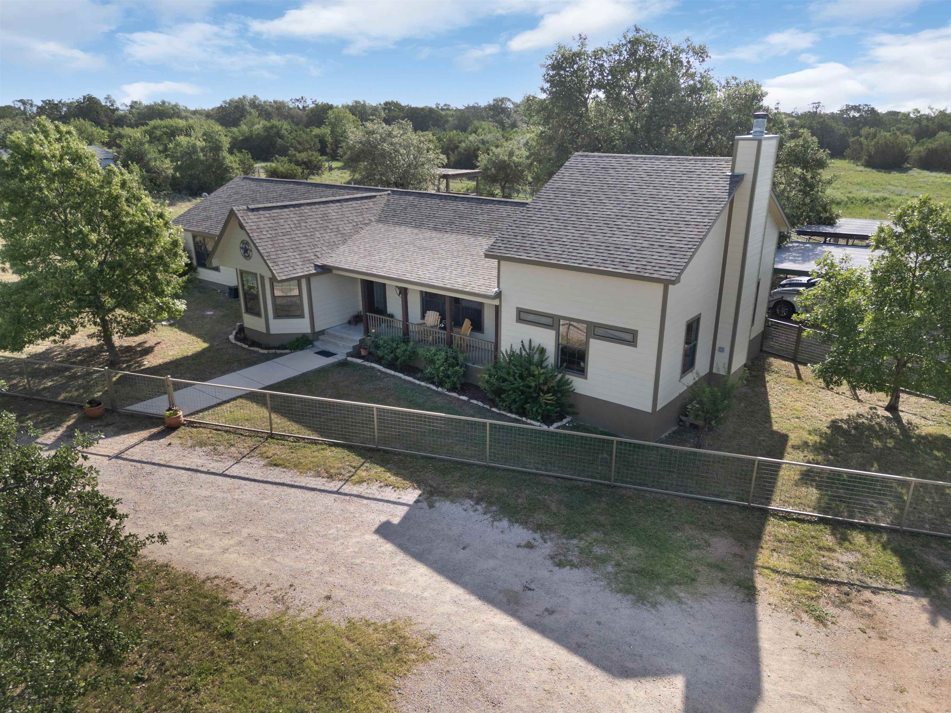 407 Windmill Road Burnet, TX 78611 - Photo 4 of 30