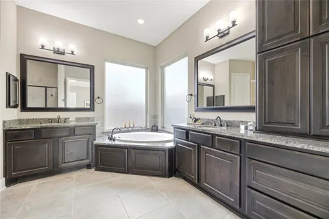 $700,000 | 30119 Legend Creek Drive, Fulshear, TX 77406