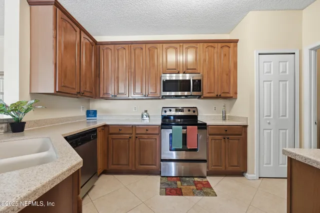 $265,000 | 10000 Gate Parkway North, Unit 1528, Jacksonville, FL 32246