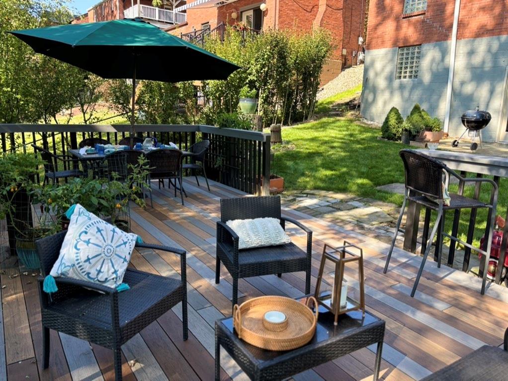 490 Haverhill Road Pittsburgh, PA 15228 - Photo 34 of 46 a view of an outdoor sitting area with furniture