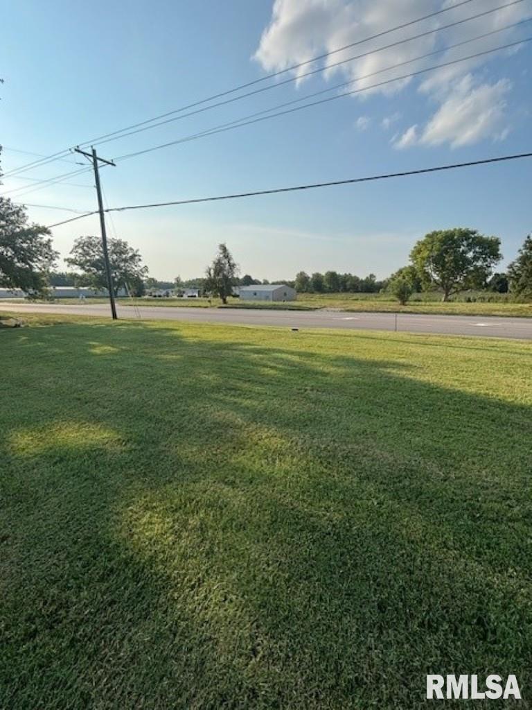 9485 Highway 15 Mount Vernon, IL 62864 - Photo 3 of 11 a view of an ocean from a balcony
