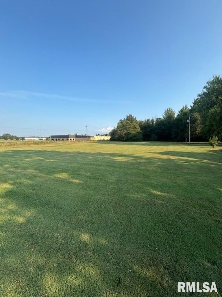 9485 Highway 15 Mount Vernon, IL 62864 - Photo 5 of 11 a view of an ocean