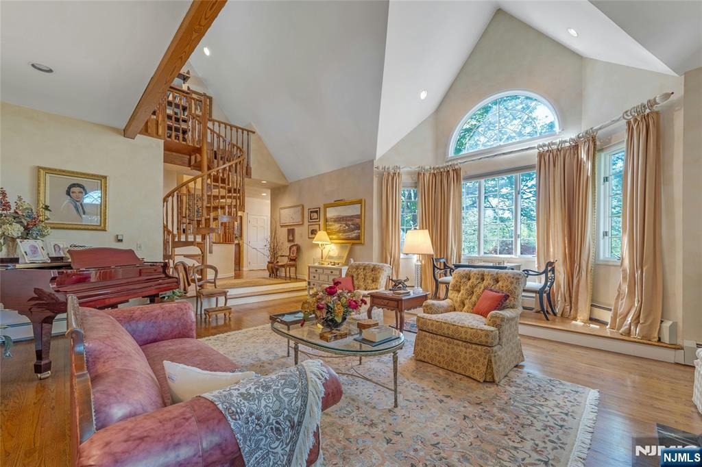 11 Lower Cross Road Saddle River, NJ 07458 - Photo 14 of 35