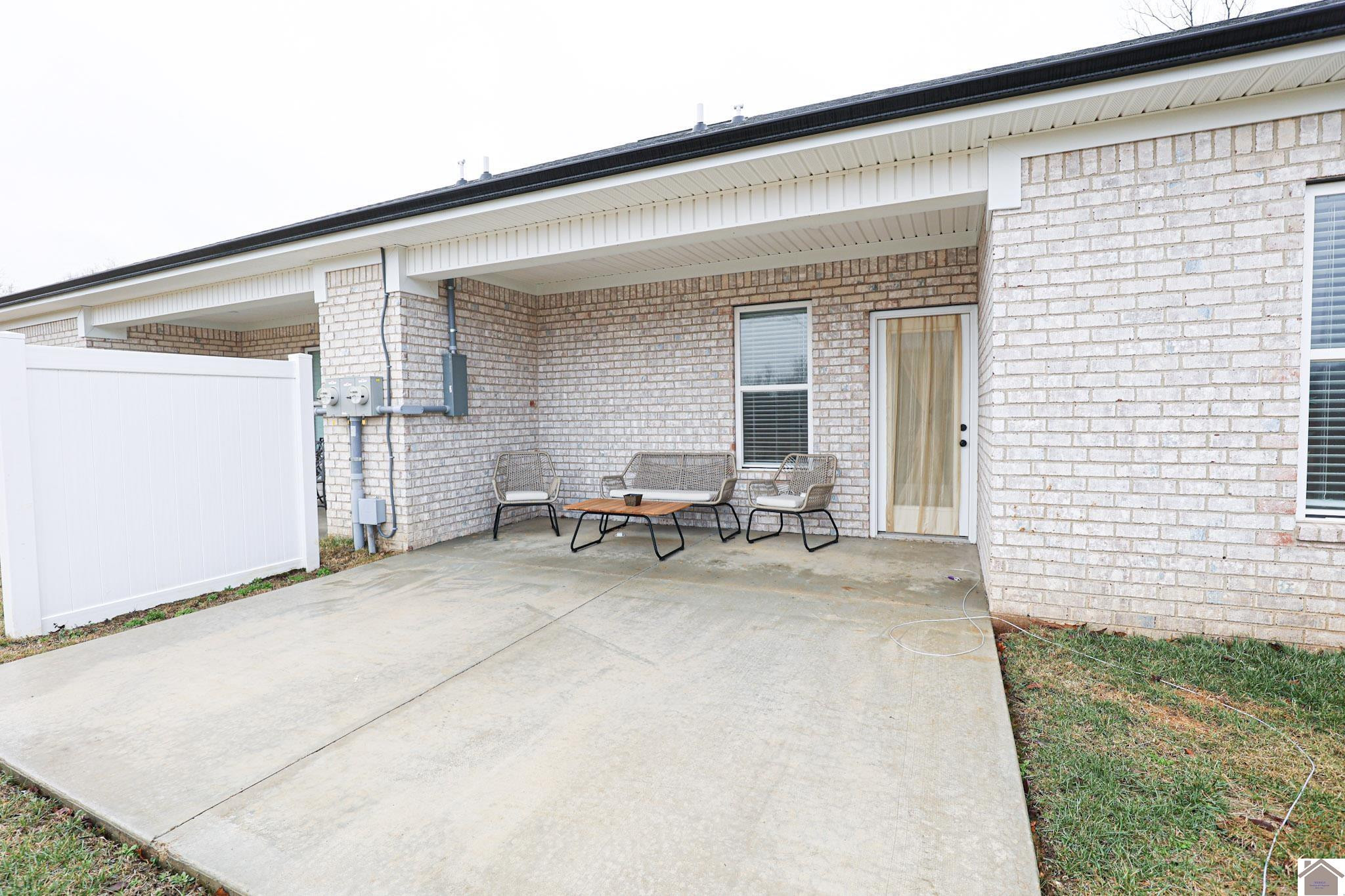 815 Elmdale Road Paducah, KY 42003 - Photo 6 of 33 Back Patio