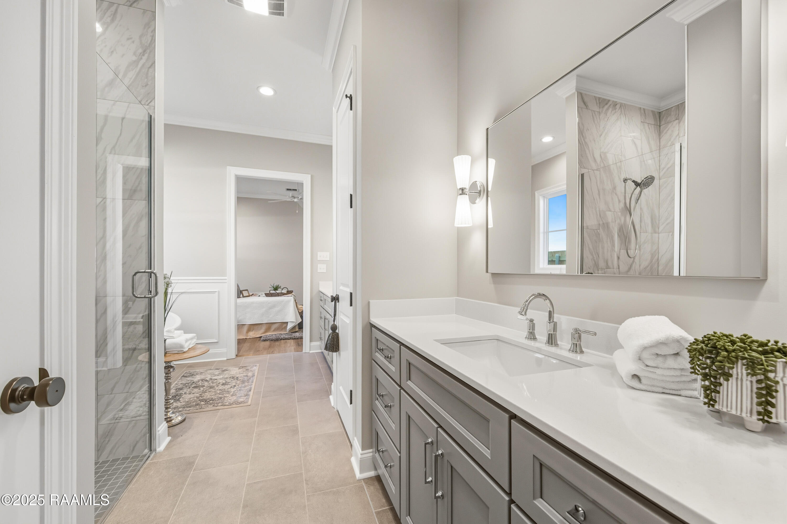 202 Keystone Drive Scott, LA 70583 - Photo 14 of 28 Primary Bathroom