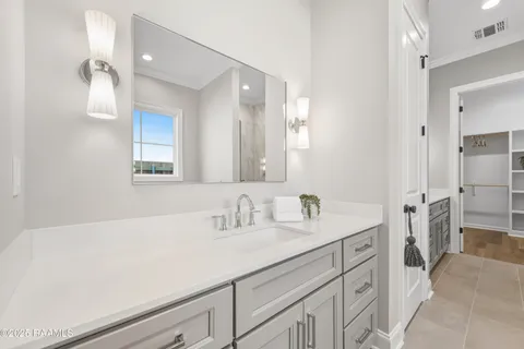 $393,990 | 202 Keystone Drive, Scott, LA 70583