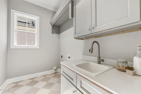 $393,990 | 202 Keystone Drive, Scott, LA 70583