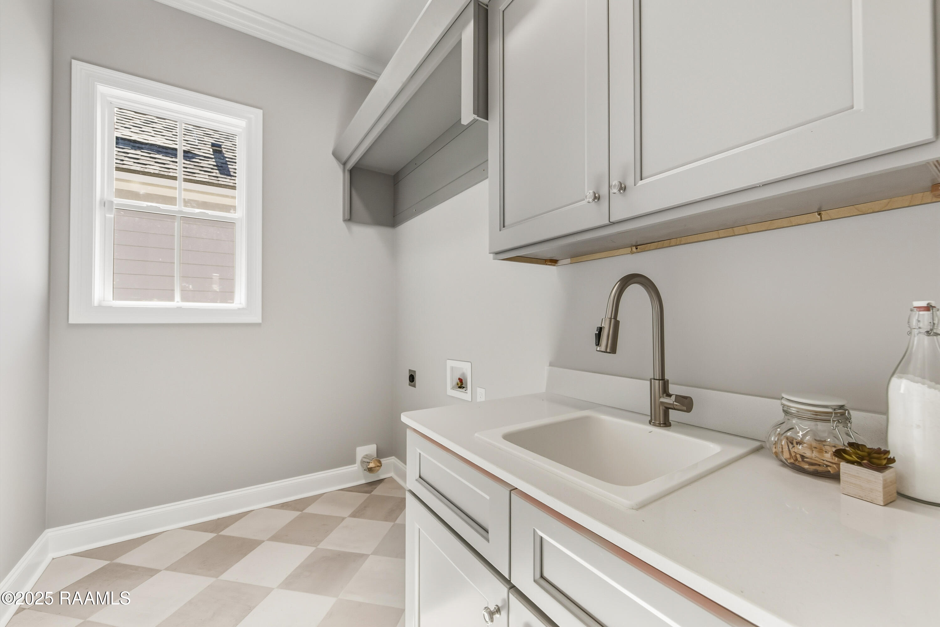 202 Keystone Drive Scott, LA 70583 - Photo 23 of 28 Laundry